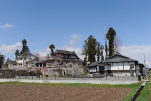 裏から見る庫裡と会館「和融閣」