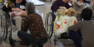 入所者もワンちゃんも満足げです