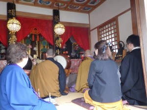書家大和天翔師、耳つぼアロマセラピスト吉田さんも参列