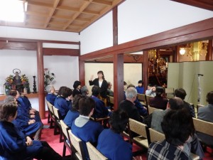 難聴、耳鳴り等の訴えに「つぼ」を教える講師さん