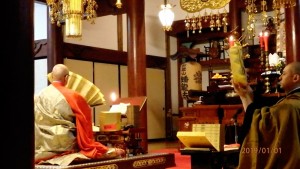 大般若経を転読する