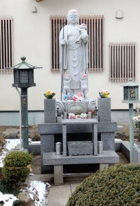 境内の水子地蔵尊