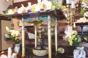花御堂には誕生仏が祀られます