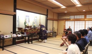 雨模様のため、会館で開催されました