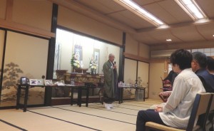 法要後に法話をする
