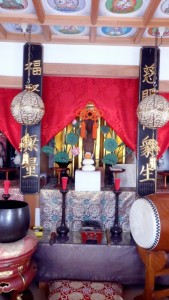 観音堂にお供えの鏡餅